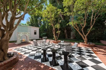Azria estate (8)