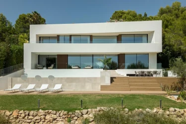 Villa Emerald: A Model of Sustainable Style in Mallorca's Costa de la Calma