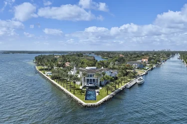 Exceptional Biscayne Bay Property in Miami’s Premier Waterfront Community