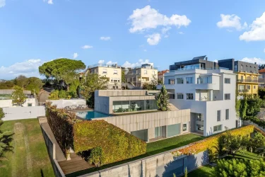 Casa Verde: A 1940s Art Deco Gem in Estoril, Portugal’s Sought-After Coastal Haven