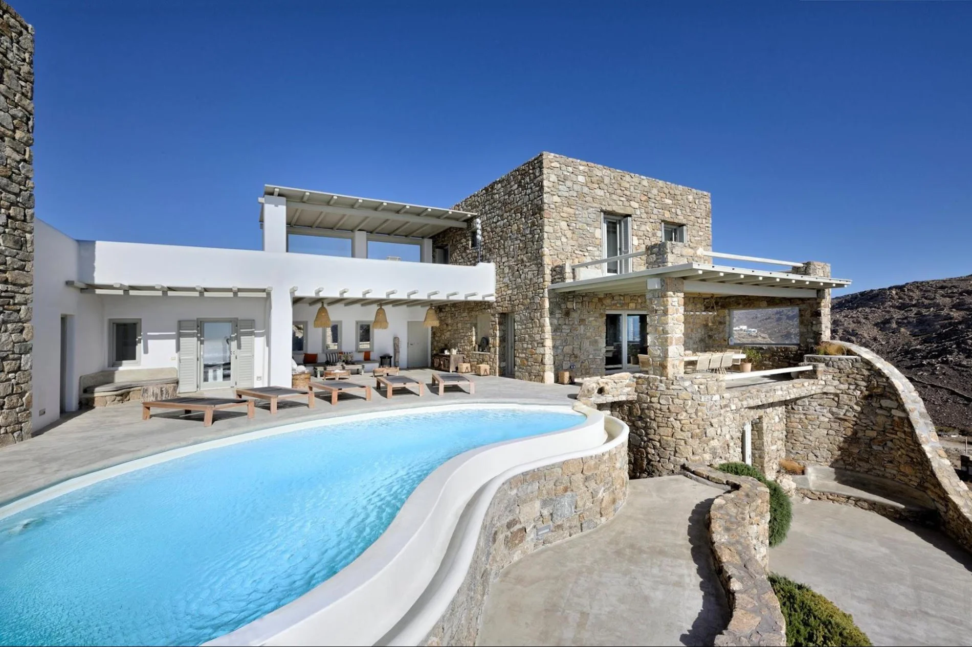 Share the Luxury: Explore Premium Co-Ownership Properties in Mykonos with “Owners”