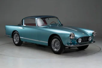 Angelina Joli’s Ferrari (4)