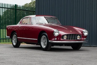 Angelina Joli’s Ferrari (7)