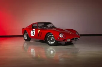 Angelina Joli’s Ferrari (8)