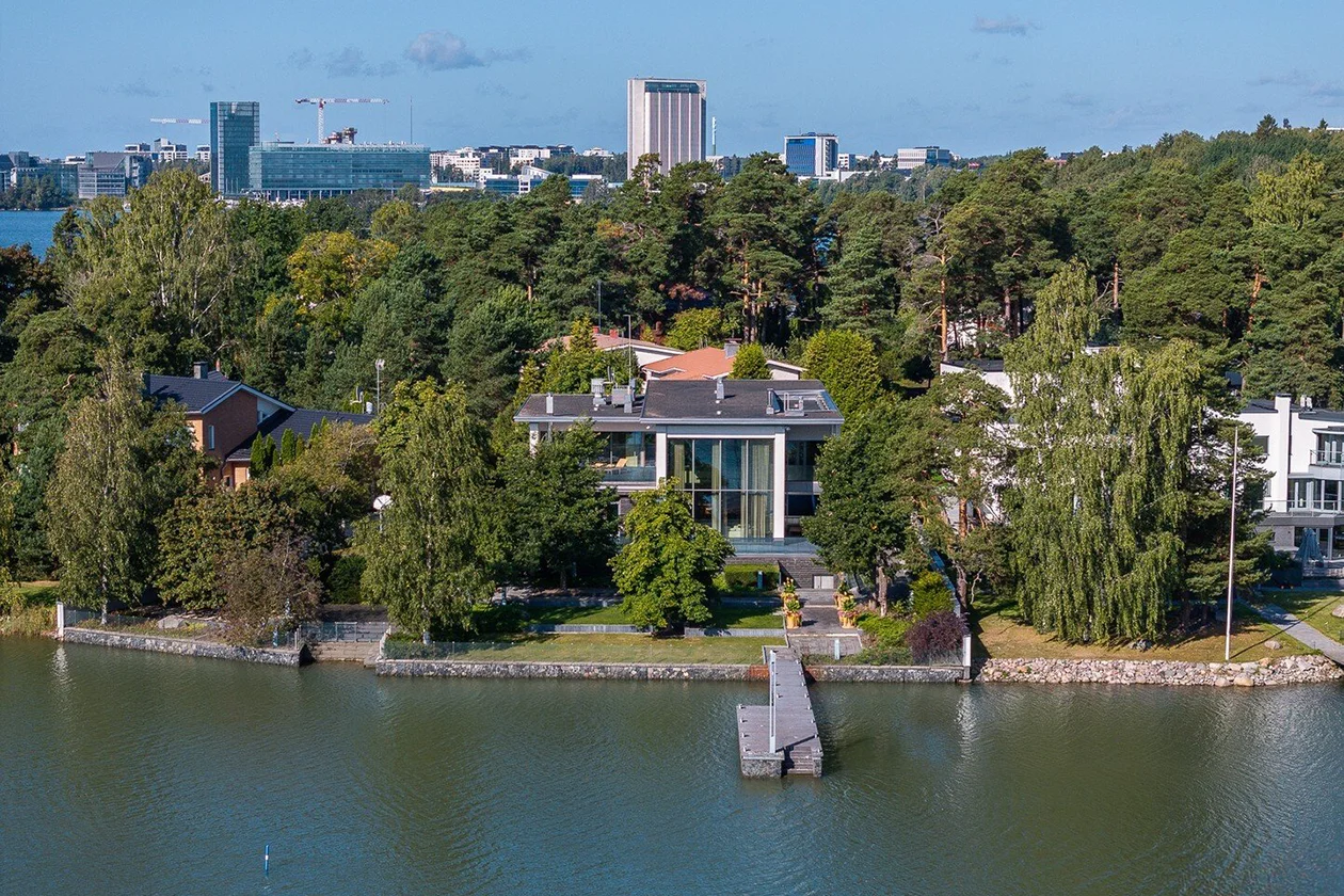 Kimi Räikkönen’s Villa (7)