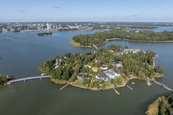Kimi Räikkönen’s Villa (8)