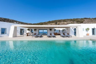 Explore the Cyclades: 6 Handpicked Properties That Redefine Island Living