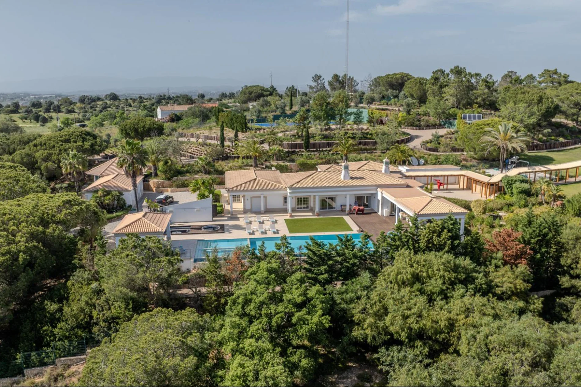 Exclusive Porches Estate: Unmatched Privacy Meets Resort-Style Luxury in the Algarve’s Next Hotspot