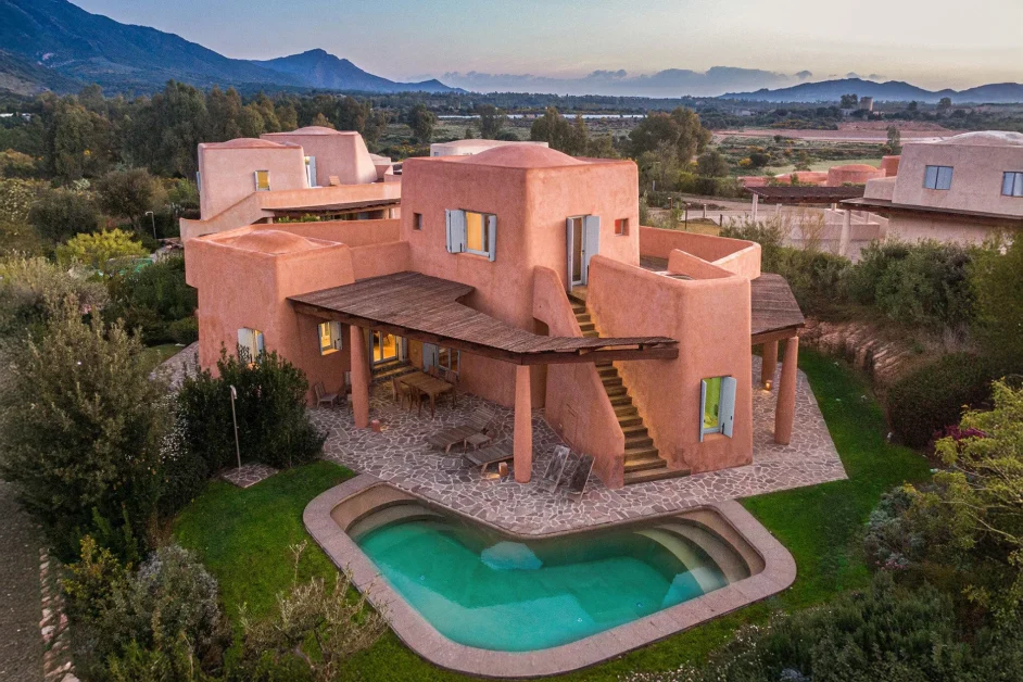 Inside Villa Arenada: A Rare Eco-Luxury Home in One of Sardinia’s Most Exclusive Resorts