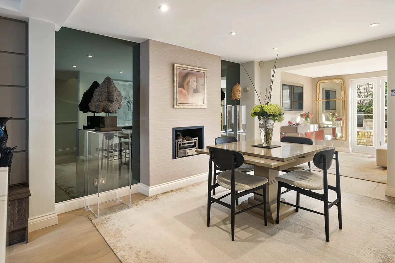 Savills (3)