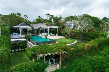 This Cliffside Gem Is One of Bali’s Few Freehold Villas With Beach Access