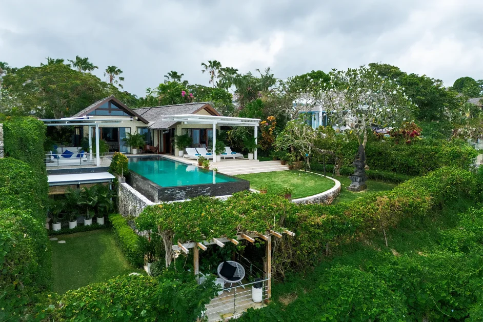 This Cliffside Gem Is One of Bali’s Few Freehold Villas With Beach Access