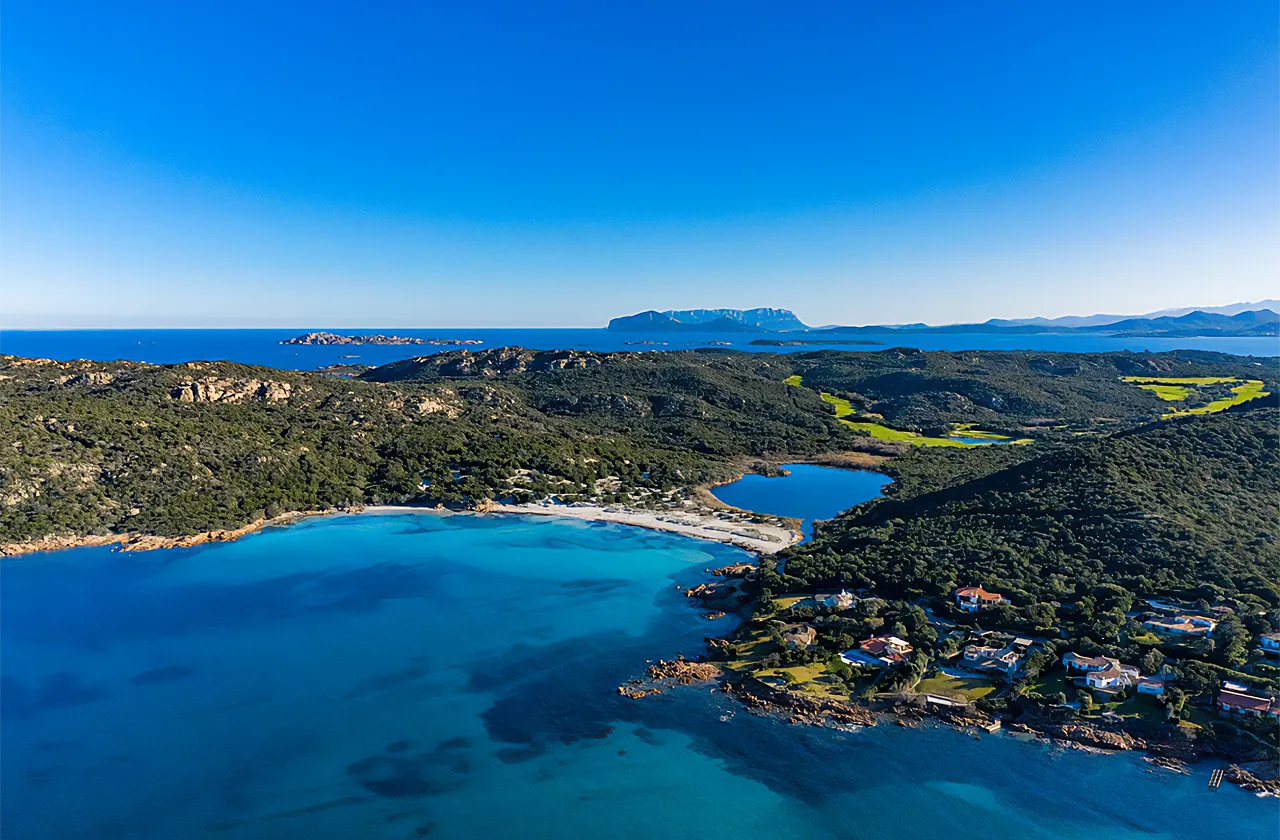 Villa Couëlle A Nature-Inspired Masterpiece in the Hills of Porto Cervo, Sardinia(2)