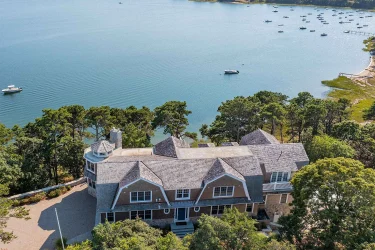 Fox Hill in Chatham: A Curated Cape Cod Retreat with Waterfront Charm and Instant Access