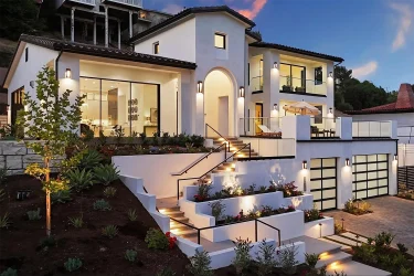 The Evolving U.S. Housing Market: What Today’s High-End Buyers Are Really Looking For