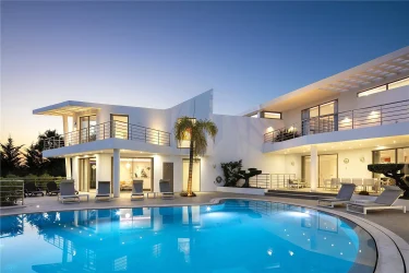 Evolving Buyer Demographics Redefine Portugal's Prime Property Market from Lisbon to the Algarve