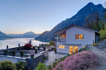 Lakeside living_3