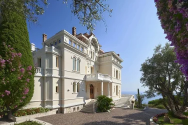 L'Aiglon: Historic Florentine Masterpiece in Roquebrune-Cap-Martin