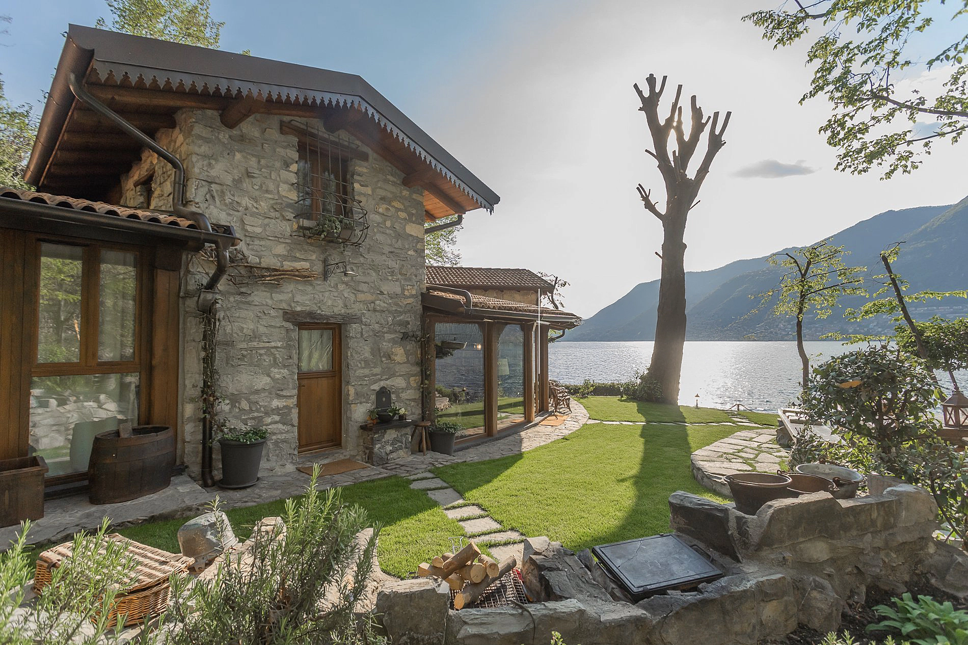 Top 10 Global Hideaways: September’s Most Desired Properties, From Como to Zurich and Sydney