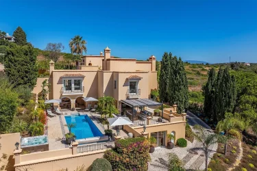 Exceptional Villa in Praia da Luz: Hillside Retreat with Sweeping Atlantic Views
