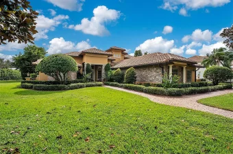 플로리다 중부 최고의 부동산: 호숫가 주택과 골프 커뮤니티가 만나는 곳