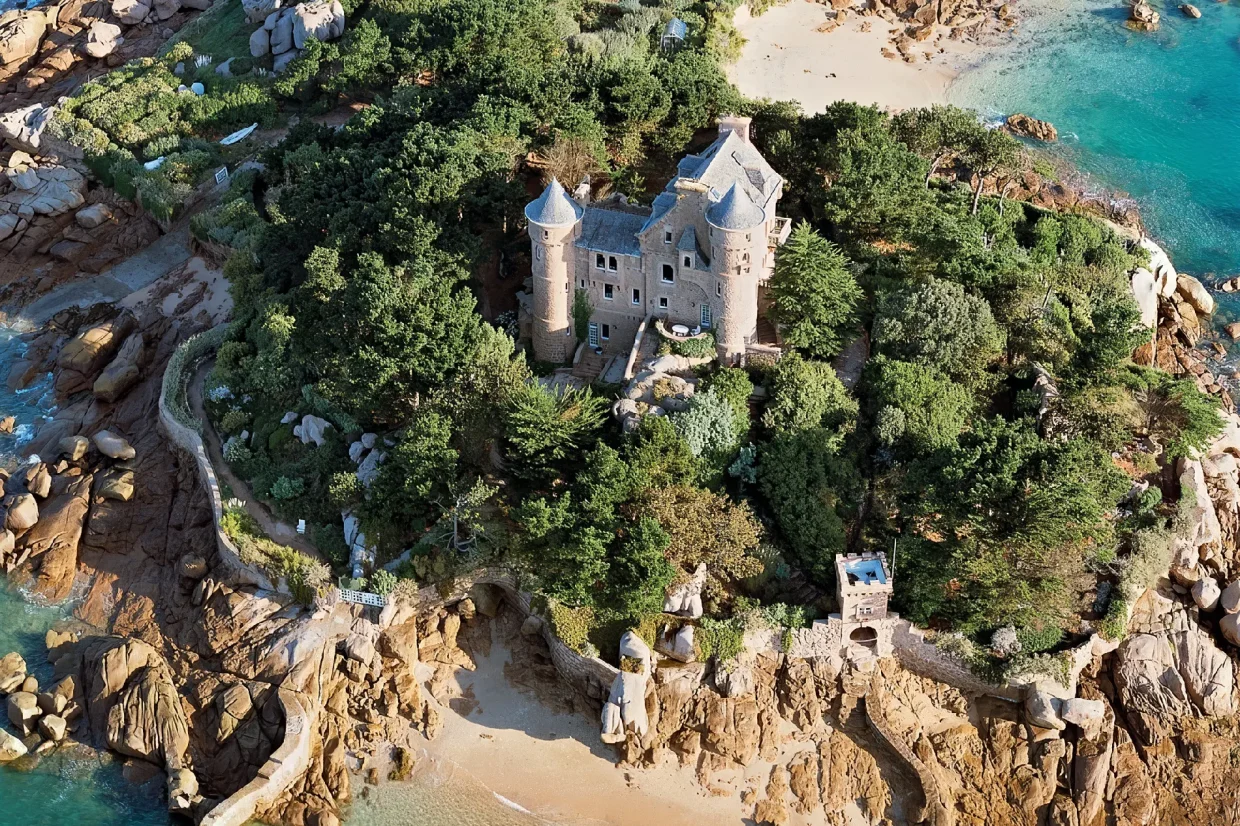 Heritage Holds Its Ground: The Most-Inquired Luxury Properties of 2025