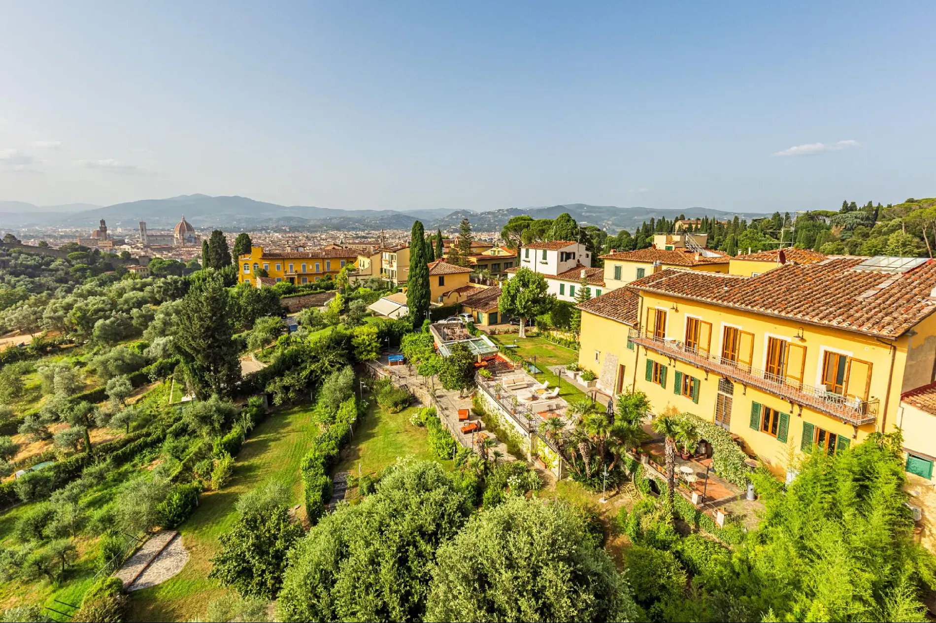Historic Florentine Estate: Panoramic Views and 13th-Century Heritage Above Piazzale Michelangelo