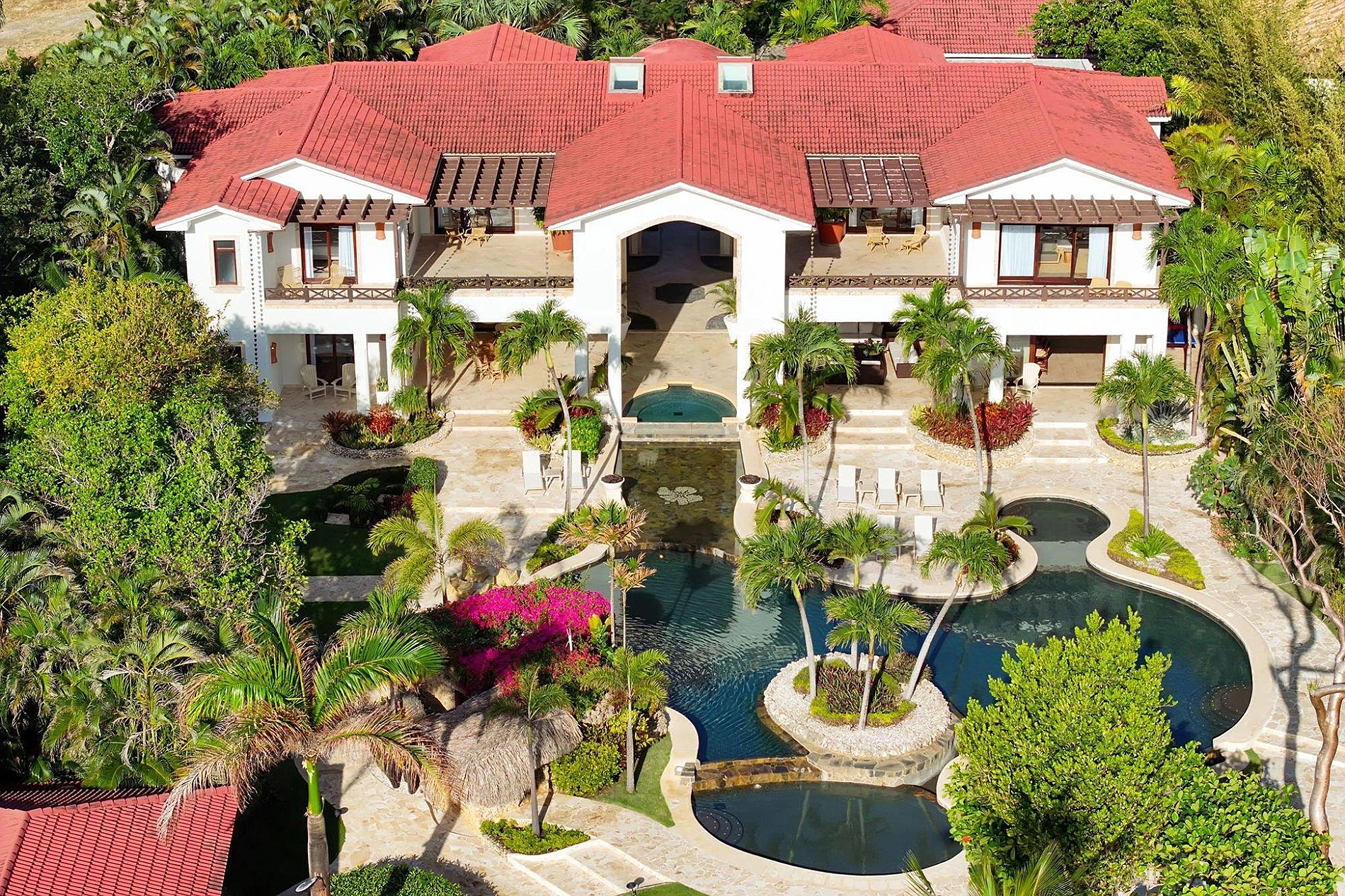 Villa Flor de Cabrera: A 14-Bedroom Beachfront Estate Where Luxury Meets Legacy in the Dominican Republic