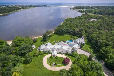 Marketing to the Top 5%: How to Find, Reach and Win the Luxury Buyer