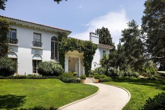 Celebrity Home Article – Angelina Jolie 1