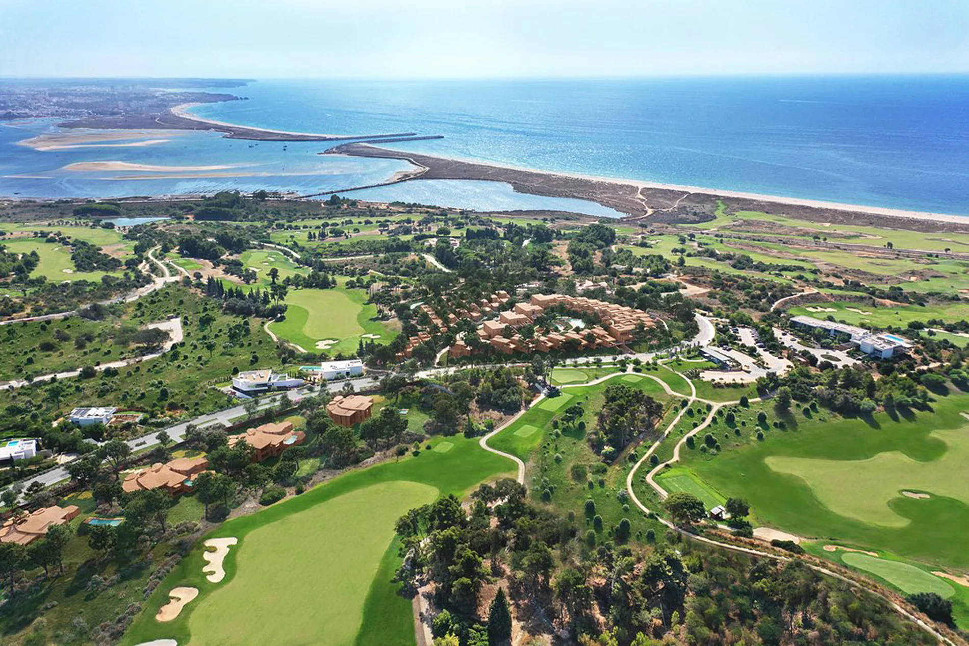 Signature Residences at Palmares: Pritzker Prize-Winning Design on the Algarve Coast