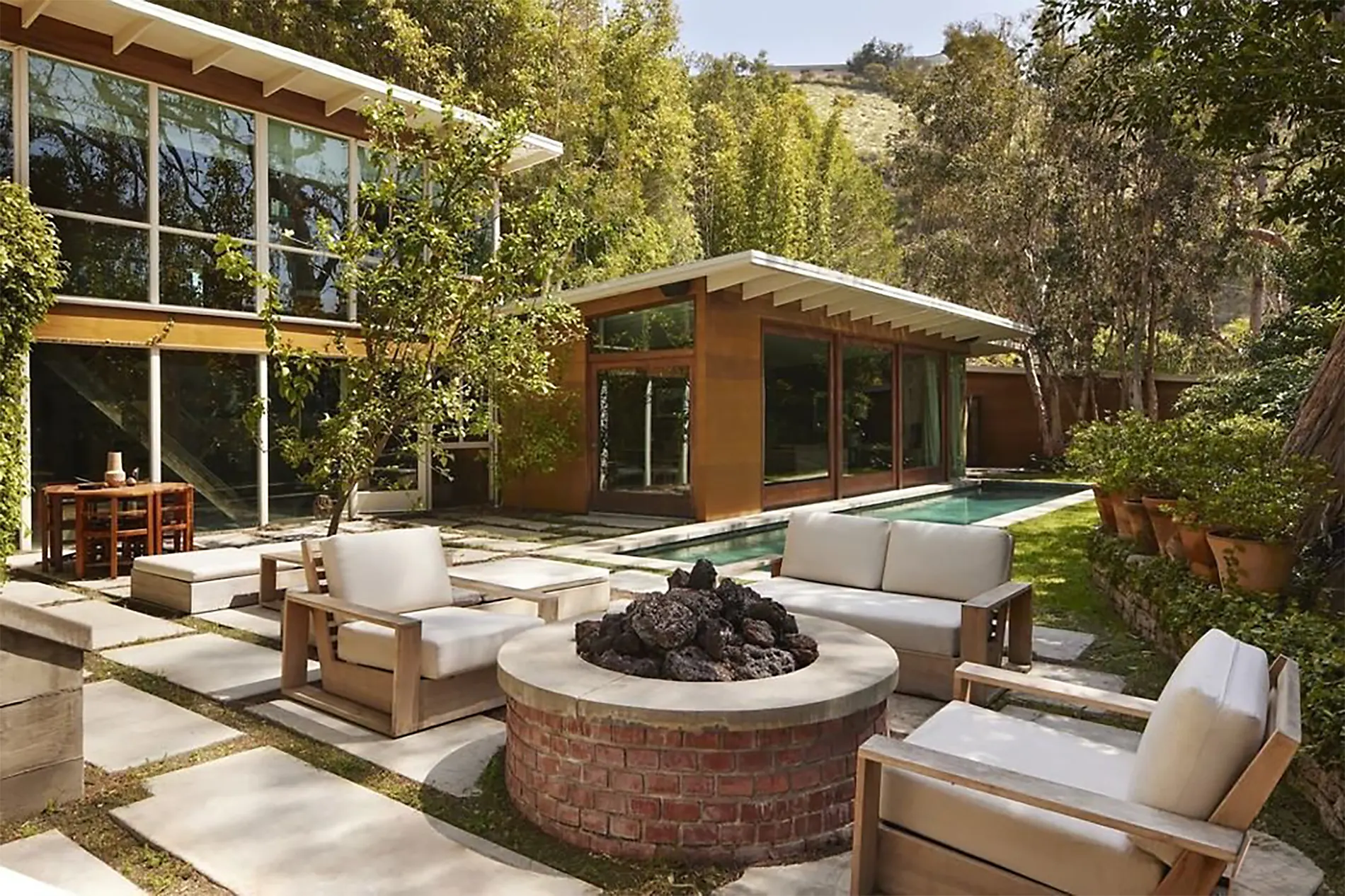 Dakota Johnson Parts With Carl Maston's Midcentury Masterpiece Above Chateau Marmont for $6 Million
