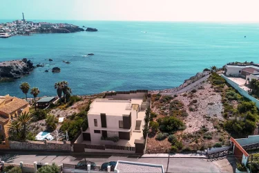 Villa Infinity Mare: A Cliffside Coastal Masterpiece Overlooking the Mediterranean