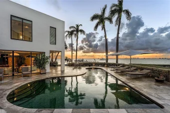 Scarface mansions_4