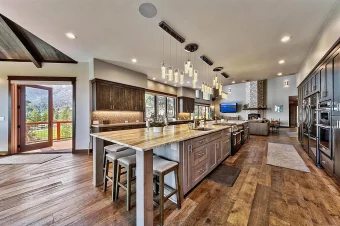 RE MAX Realty Today_5