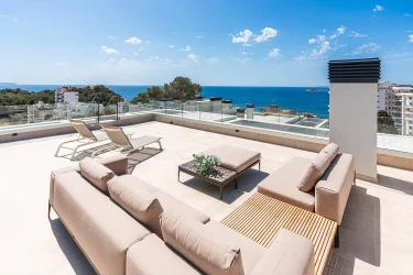 Cala Major Penthouse: Contemporary Coastal Living Minutes From Palma