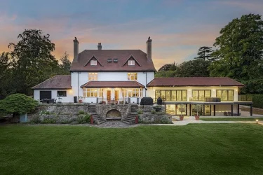 eXp UK Luxury: the UK's Fastest-Growing Estate Agency Brand Goes Global with JamesEdition