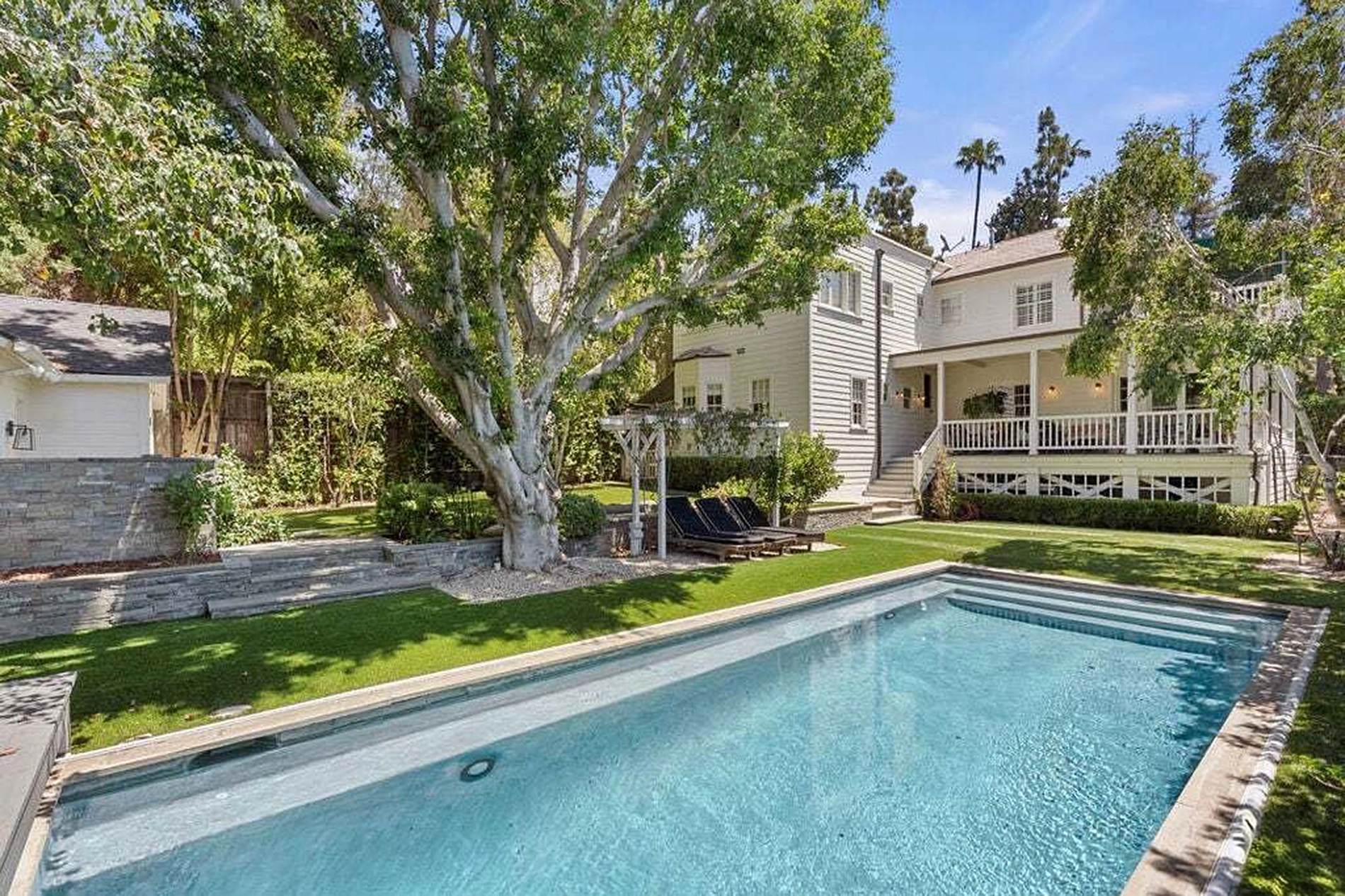 Amanda Seyfried Is Selling Her Longtime LA Home After Moving to a Farm Upstate