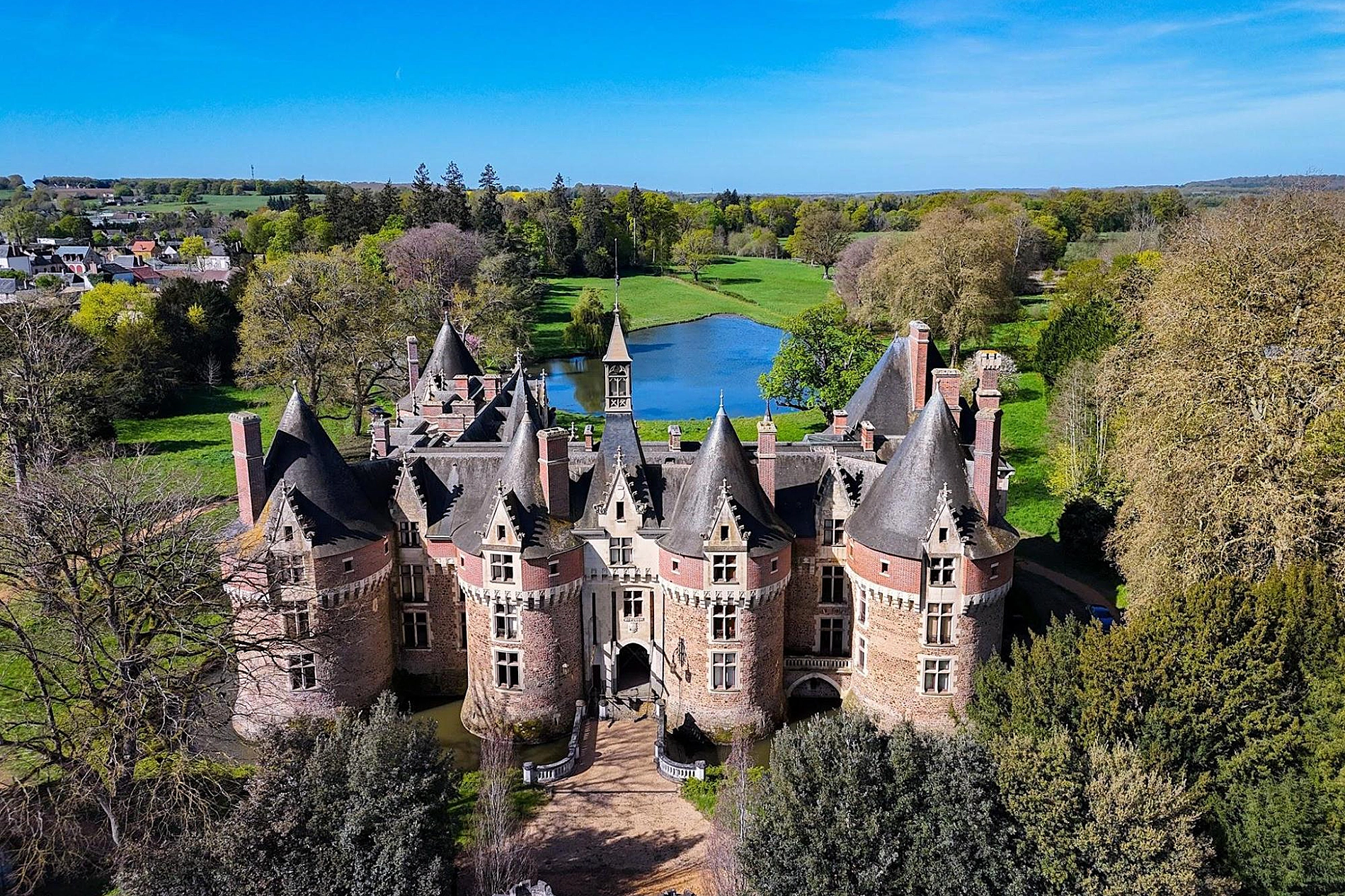 French Château Near Le Mans, Once Hosting Michael Jackson and Henry Ford, Hits the Market