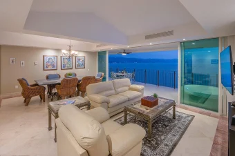 Coldwell Banker La Costa_7